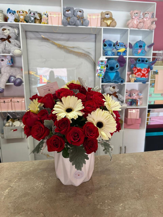 Jarrón Rosas y Gerberas