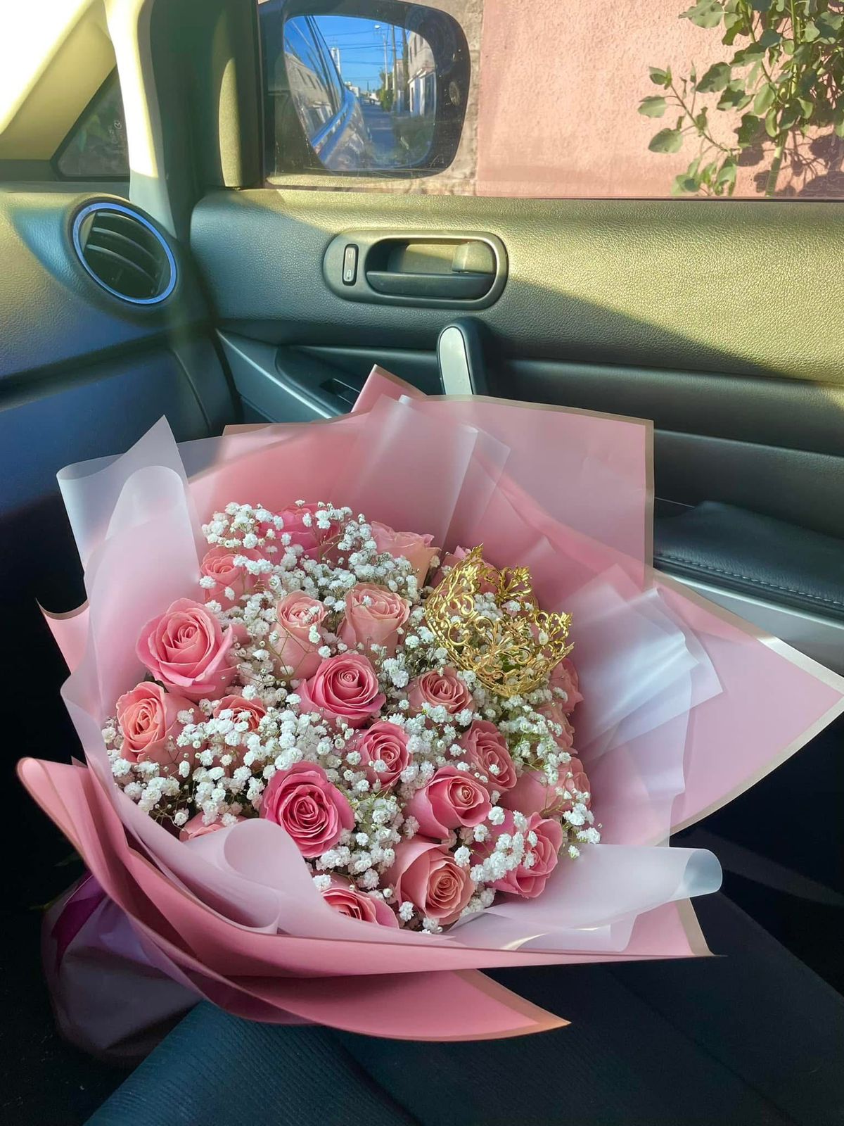 24 rosas y gypsophilia